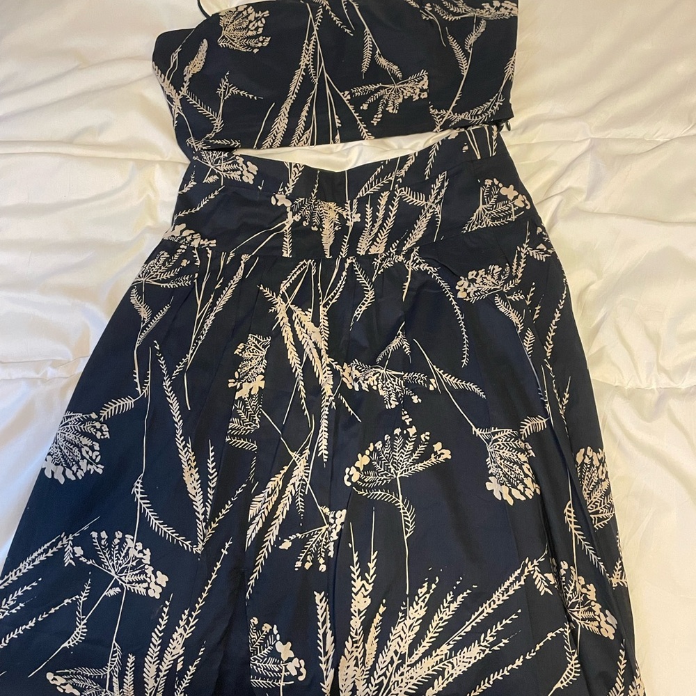 Banana republic skirt and crop top